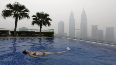  Malaysia đóng cửa trường học toàn quốc vì khói bụi