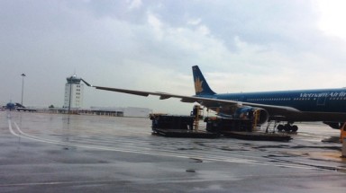  Sân bay Tân Sơn Nhất có nguy cơ đóng cửa vì ngập