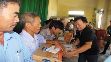  Vinamilk ủng hộ đồng bào vùng lũ 2 tỷ đồng