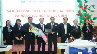  Công bố “Chiến lược phát triển và năng lực hợp tác của UEH”