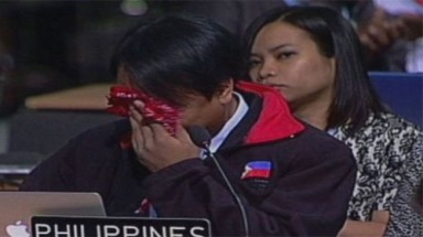  Trưởng đoàn Philippines bật khóc tại hội nghị môi trường
