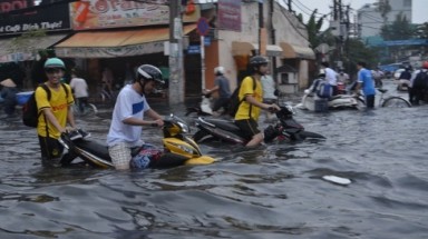  TP Cần Thơ:Triều cường dâng cao nhiều tuyến đường ngập sâu trong nước