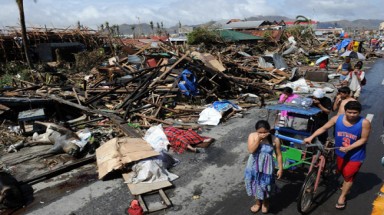 Toàn cảnh diễn biến siêu bão Haiyan làm chao đảo Philippines