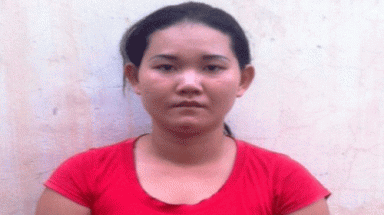  “Bảo mẫu” đạp chết em bé một tuổi