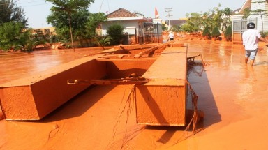 Vỡ hồ chứa nước thải ti tan tại Bình Thuận: Đơn vị khai thác đang trong thời gian bị đình chỉ hoạt động