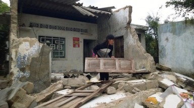  Bão “thổi bay” 50 tỉ đồng tại Bình Định, cô lập nhiều vùng tại Phú Yên