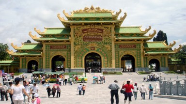  Huỳnh Uy Dũng "dọa" đóng cửa Đại Nam: Chơi trò đánh lận con đen?