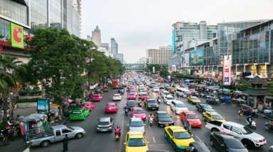 Taxi kiểu mới Uber bị "truy sát" ở Đông Nam Á