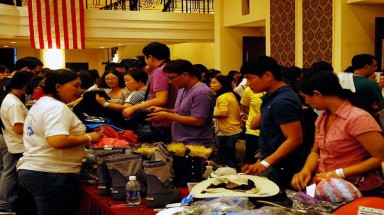  Việt Nam tham gia Hội chợ Bazaar 2014 nhằm gây quỹ cho trẻ em có hoàn cảnh khó khăn