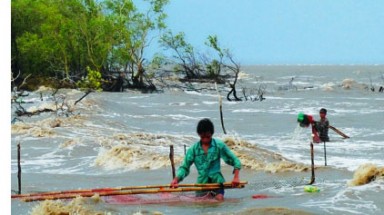  Triều cường gây ngập toàn tuyến ven biển Cà Mau
