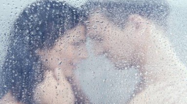 Có phải ‘yêu’ khi tắm nước ấm là không thụ thai?