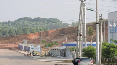  Đua nhau "Xẻ thịt" đất đồi để làm giàu
