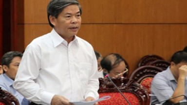 Bộ trưởng TN&MT Nguyễn Minh Quang giải trình về "bôi trơn" trong cấp sổ đỏ