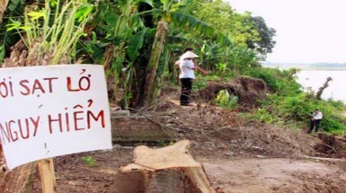 Bến Tre: Trên 8.000 hộ dân nằm trong vùng có nguy cơ sạt lở bờ sông cần được di dời