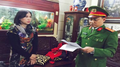  Bắt bà Phạm Thị Nguyệt Nga - Nữ giám đốc công ty hút cát sông Hồng trái phép