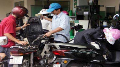  Giá xăng tăng sát Tết làm khổ doanh nghiệp