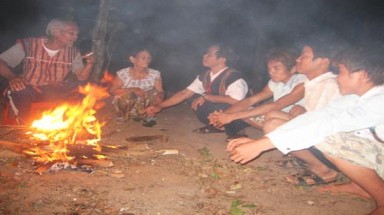 Người "giữ lửa" cho buôn làng Tây Nguyên
