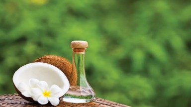  Trắng da mượt tóc nhờ dừa
