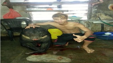  Ngang nhiên khoe gấu bị giết trên Facebook