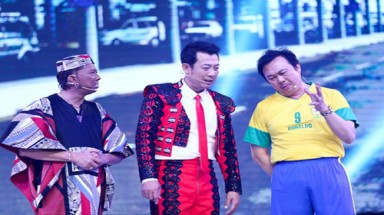  Nghệ sĩ hải ngoại tấp nập về nước làm sô