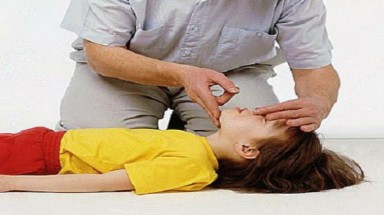  Sơ cứu đúng cách khi trẻ bị đuối nước