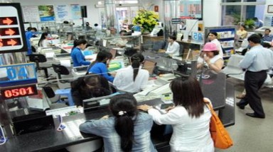  Thời "mạt vận", nhân viên ngân hàng ăn Tết thế nào?