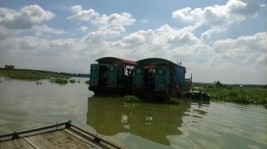  Tháo dỡ các bửng chắn nuôi cá trên lòng hồ Trị An 
