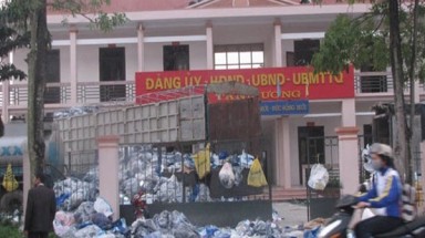  Thái Nguyên: Cần xử lý dứt điểm việc người dân đưa rác thải vào Ủy ban xã Tân Cương