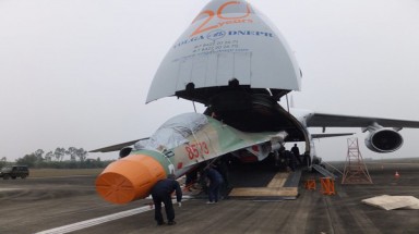  Hai tiêm kích Su-30MK2 đã về Việt Nam 