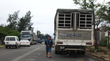  Quảng Nam: Nhà máy thép gây ô nhiễm bị dân bao vây
