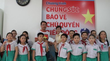  Trao học bổng “Chung sức bảo vệ chủ quyền biển Đông”