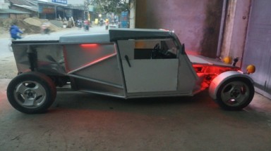 Người Hà Nội tự chế xe hơi 60 triệu đồng