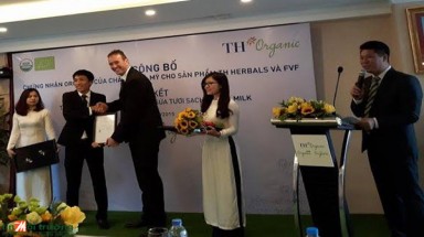  TH True Milk ký kết thực hiện sản phẩm sữa tươi organic theo tiêu chuẩn châu Âu và Mỹ đầu tiên tại Việt Nam