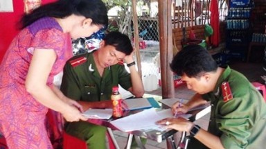 Tân Hiệp Phát phối hợp xác định nguyên nhân bợn Dấm trong sản phẩm Dr Thanh ở Cà Mau