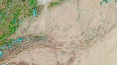  Ảnh tuyết rơi ở sa mạc Sahara chụp từ vũ trụ