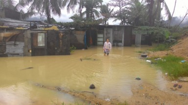 Khánh Hòa: Sạt lở đường sắt, một người tử vong do lũ