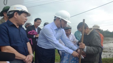  Bộ trưởng TN&MT thị sát tình hình mưa lũ tại Quảng Ngãi 
