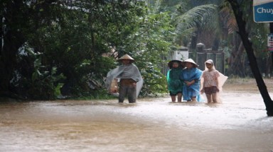   Hứng chịu 5 trận lũ liên tiếp, Bình Định kêu gọi cứu trợ khẩn cấp