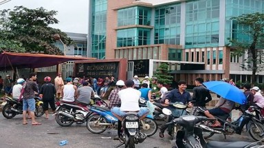  Đà Nẵng: Dân vây hai nhà máy thép vì ô nhiễm