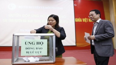  Bộ TN&MT thông tin về việc ủng hộ nhân dân các tỉnh duyên hải Nam Trung Bộ